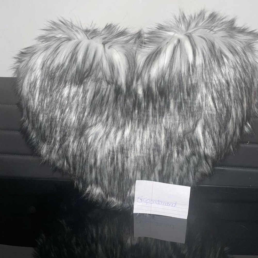 White Nayr Heart Bag - Picture 1 of 5